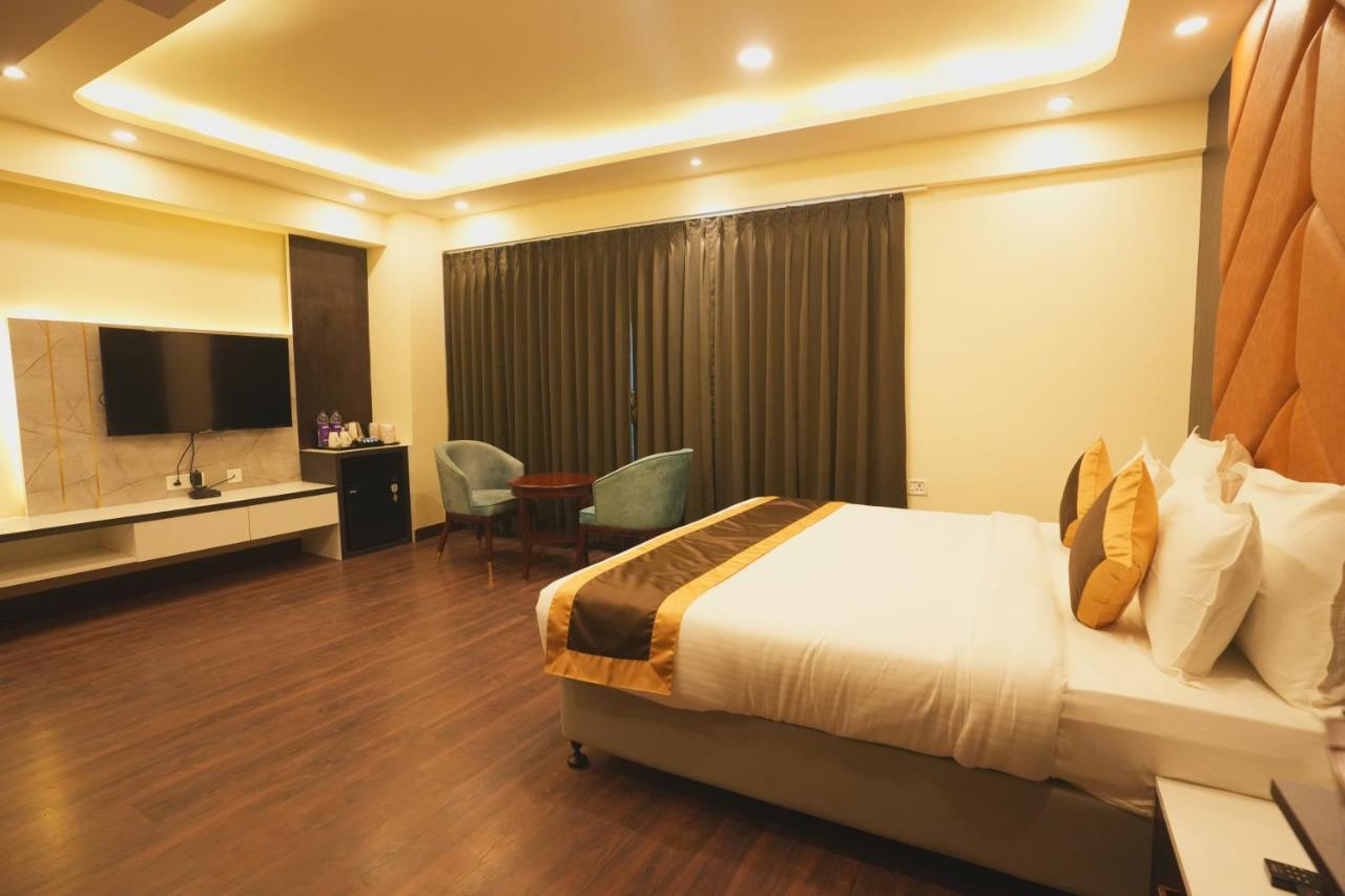 Hotel Cp Palace Patna  Exterior photo